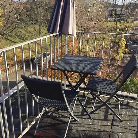 39 Mit Balkon Apartment *